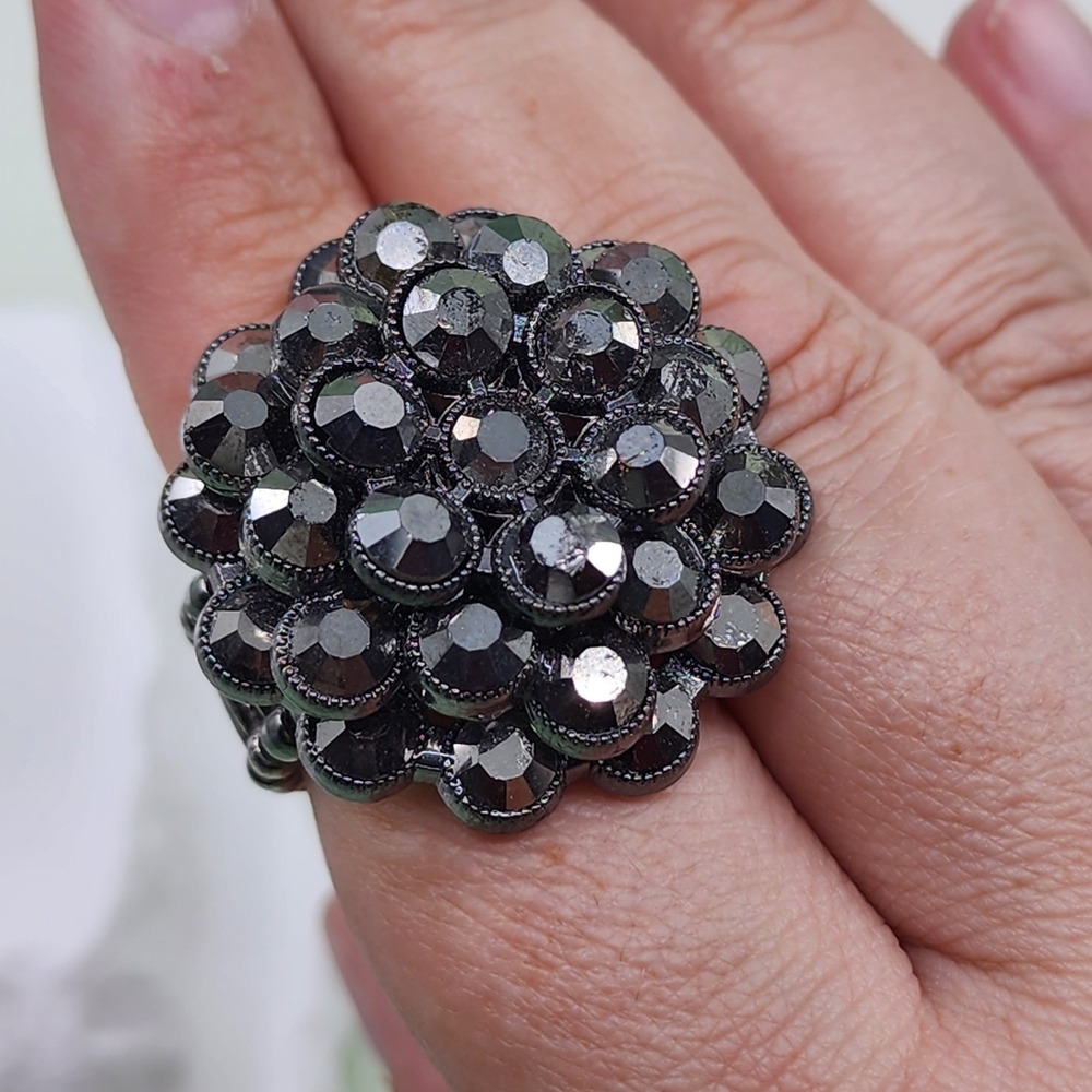 Vintage Black Hematite Tone Rhinestone Flower Stretch Cocktail Ring Statement
